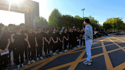 在中戲門口出早功的感覺你知道嗎